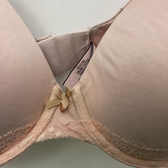 Body By Victoria’s Secret 34D Bra Lined Perfect Coverage Light Pink Lace - Picture 4 of 15